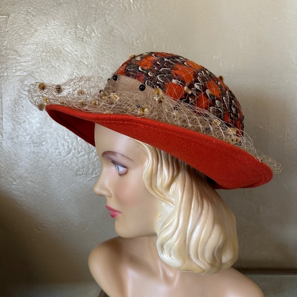 NWT 1950\'s DESIGNER VINTAGE ORANGE FELT/FEATHER HAT + STUDDED BOW + DOTTED VEIL main image 12
